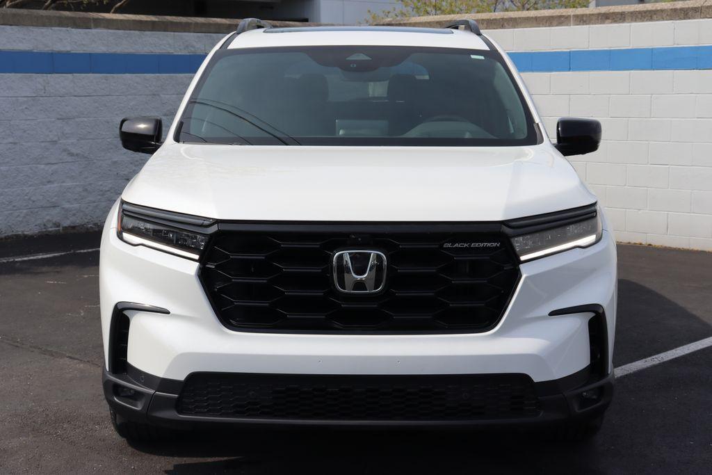 new 2025 Honda Pilot car, priced at $54,430