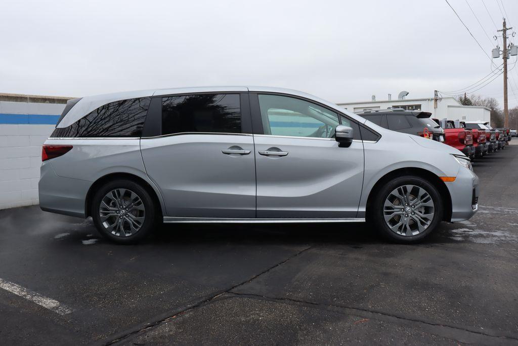 new 2026 Honda Odyssey car, priced at $45,433
