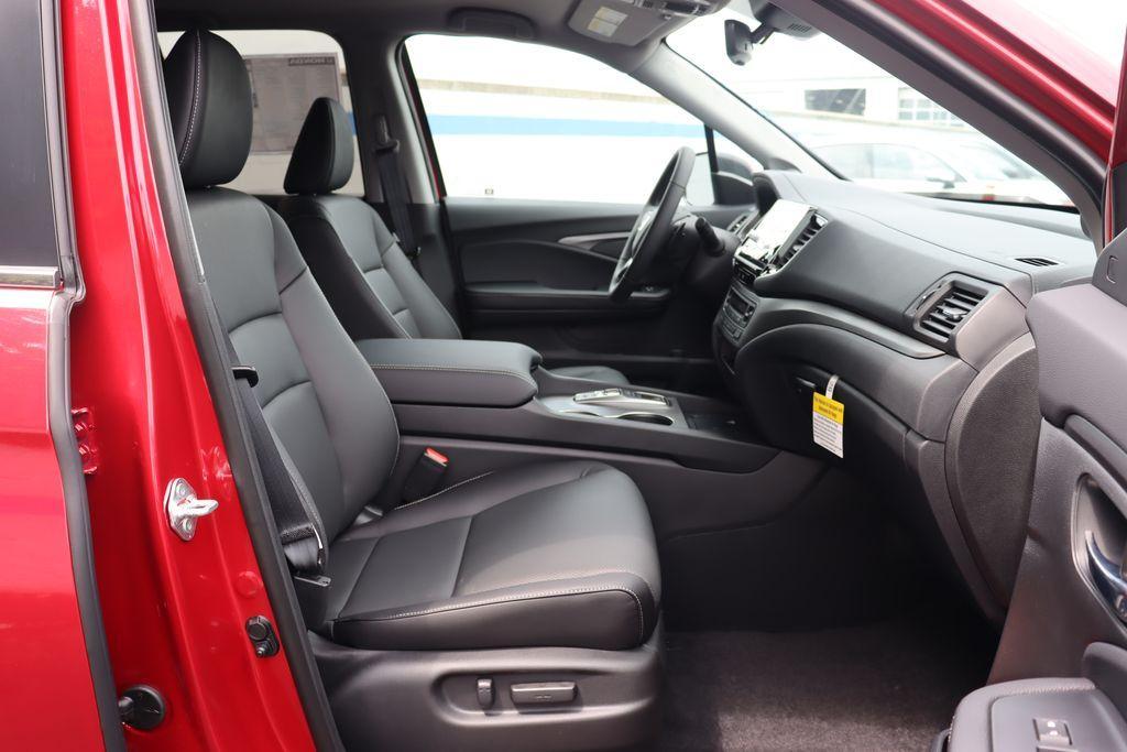 new 2025 Honda Ridgeline car, priced at $42,338