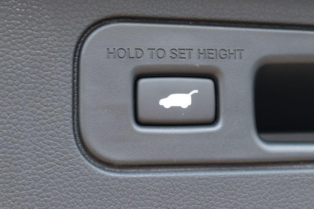 new 2025 Honda Pilot car, priced at $52,530