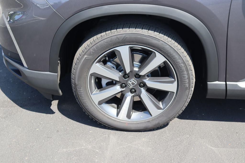 new 2025 Honda Pilot car, priced at $52,530