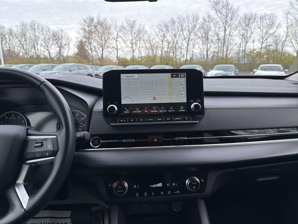 used 2024 Mitsubishi Outlander car, priced at $24,493