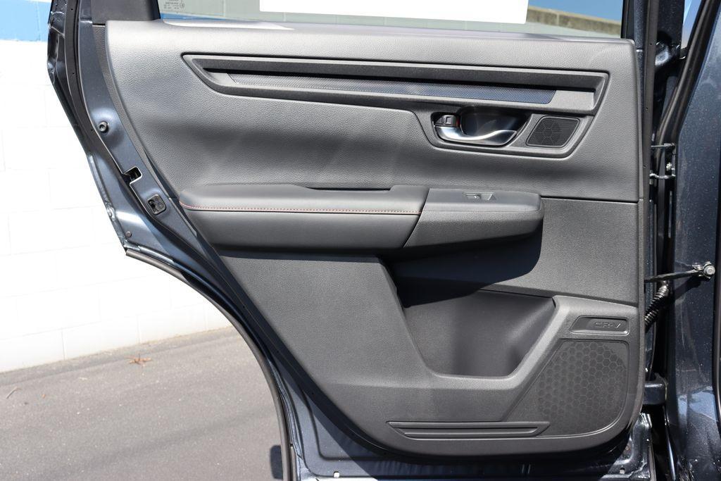 new 2025 Honda CR-V Hybrid car, priced at $39,045