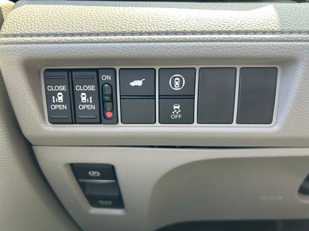 used 2024 Honda Odyssey car, priced at $40,991