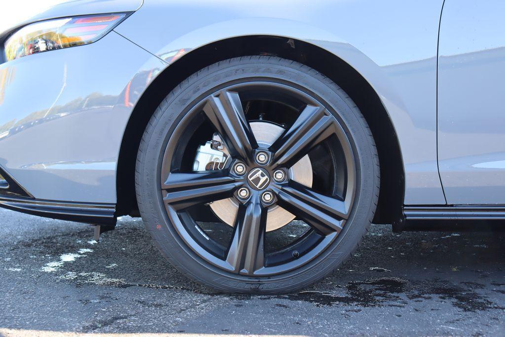 new 2025 Honda Accord Hybrid car, priced at $35,262
