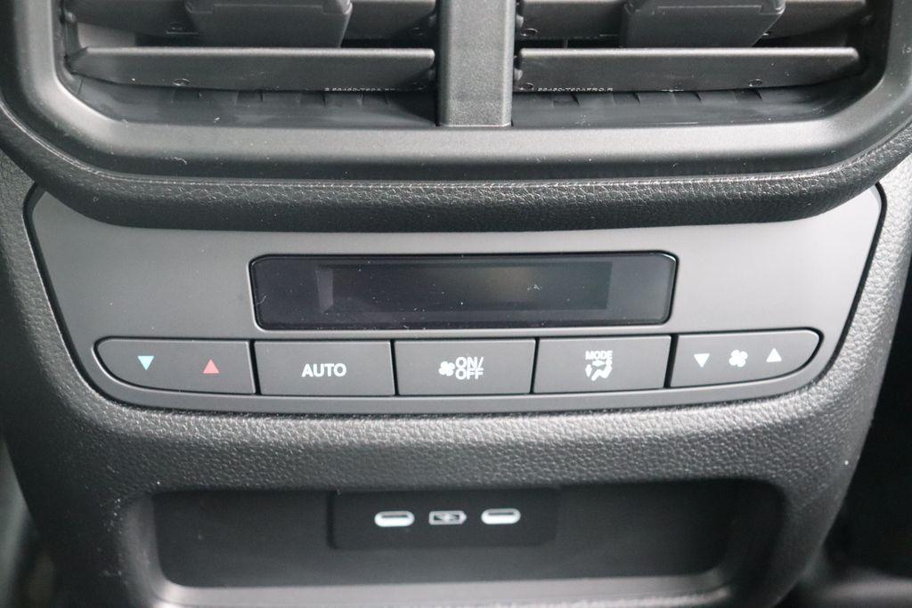 new 2025 Honda Pilot car, priced at $45,550