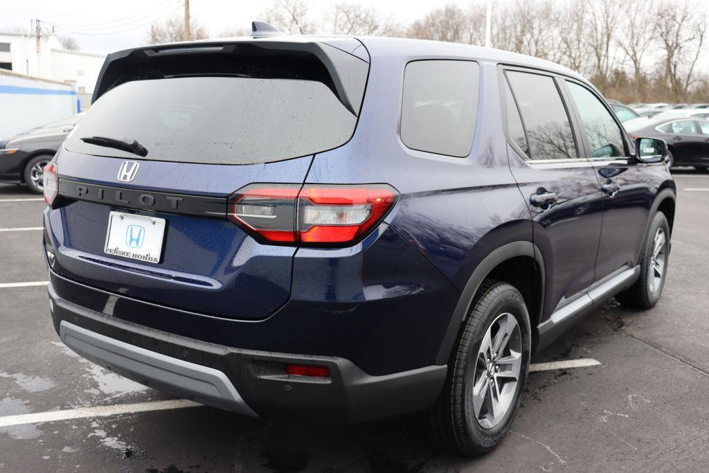 new 2025 Honda Pilot car, priced at $45,550