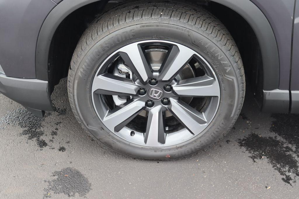 new 2025 Honda Pilot car, priced at $47,376