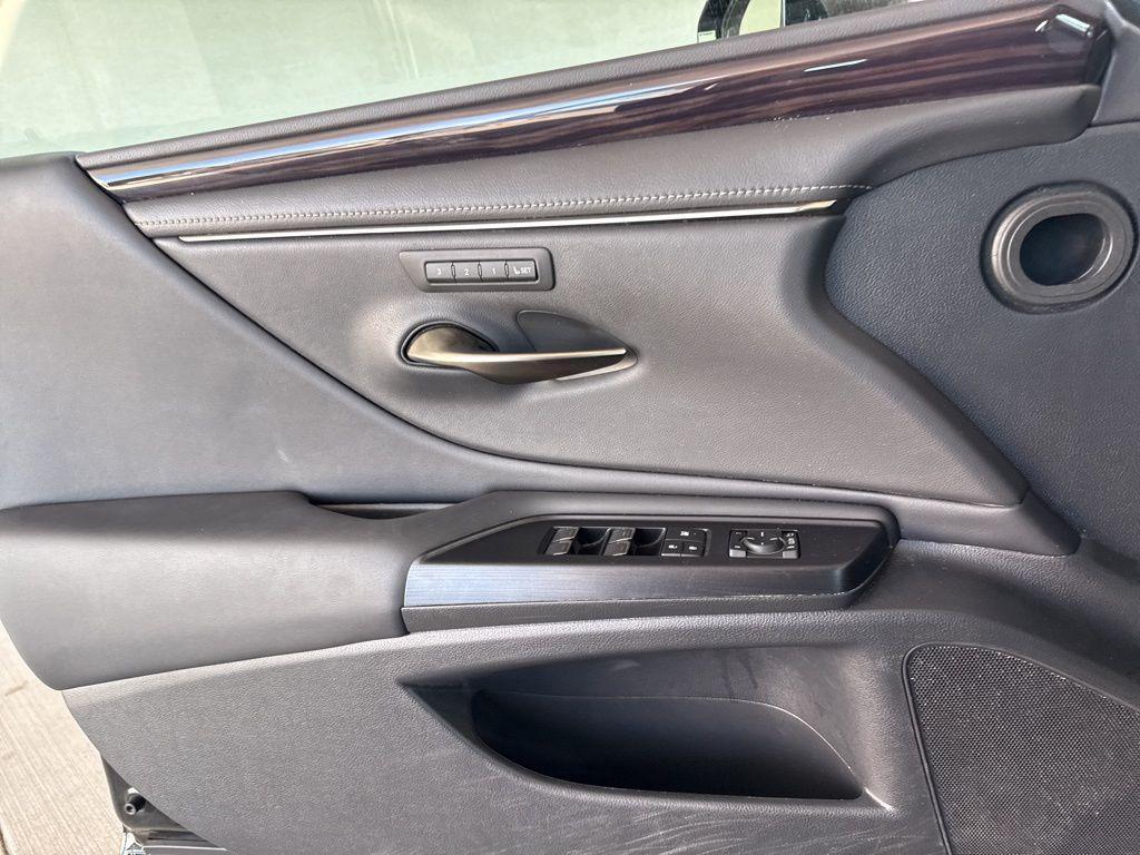 used 2021 Lexus ES 350 car, priced at $36,778