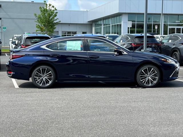 new 2025 Lexus ES 300h car, priced at $47,581