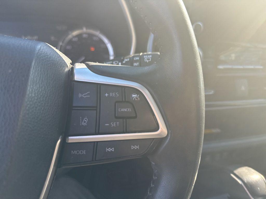 used 2023 Toyota Highlander car, priced at $36,818