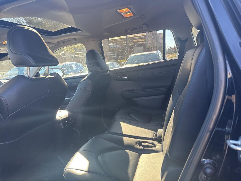 used 2023 Toyota Highlander car, priced at $36,818