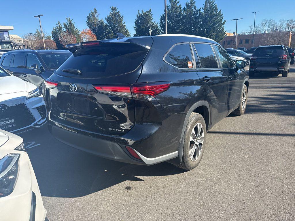 used 2023 Toyota Highlander car, priced at $36,818