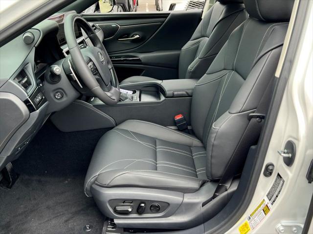 new 2025 Lexus ES 300h car, priced at $55,770