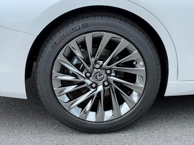 new 2025 Lexus ES 300h car, priced at $55,770