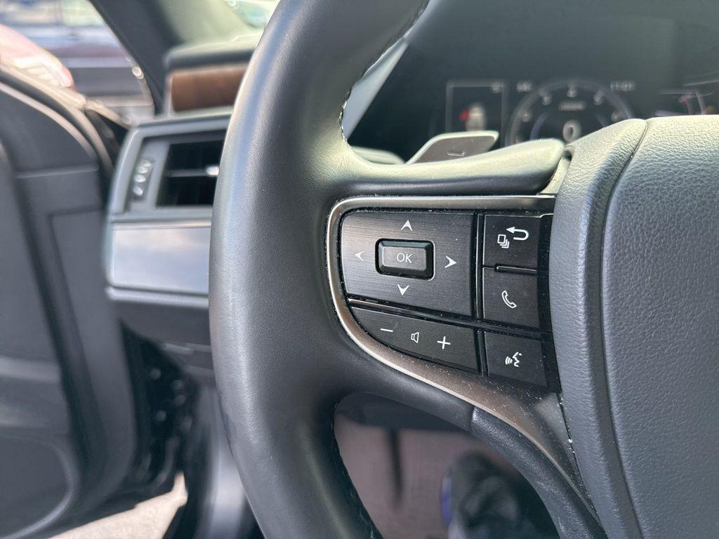 used 2022 Lexus ES 350 car, priced at $29,359