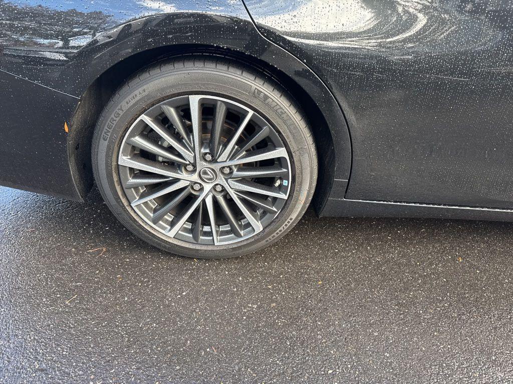 used 2022 Lexus ES 350 car, priced at $29,359