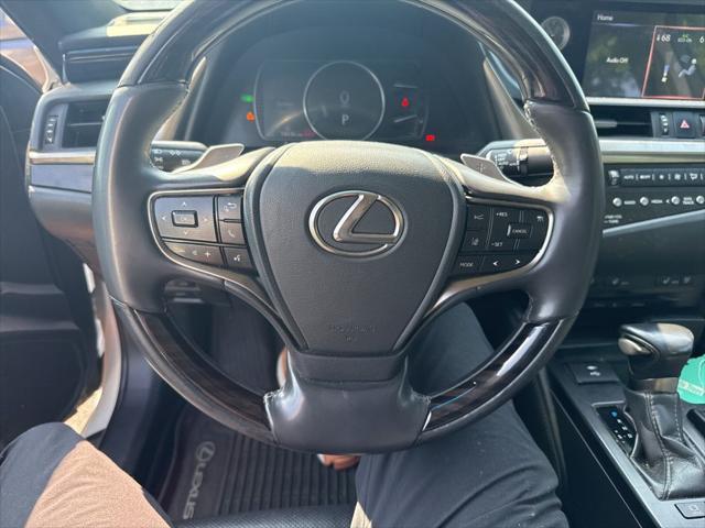 used 2021 Lexus ES 300h car, priced at $35,312