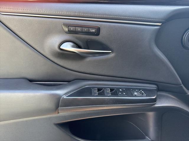 used 2021 Lexus ES 300h car, priced at $35,312