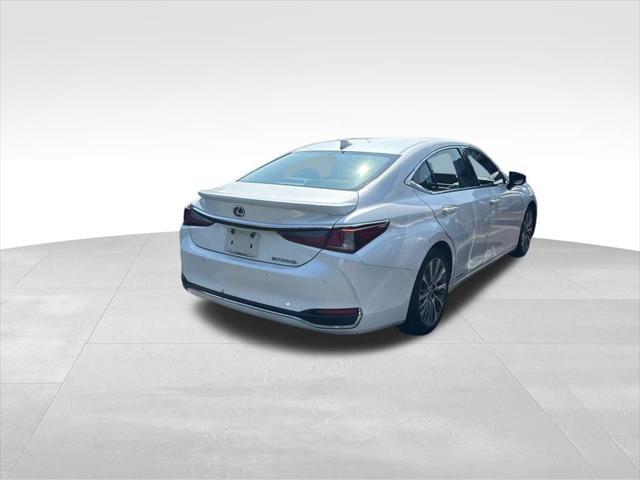 used 2021 Lexus ES 300h car, priced at $35,312