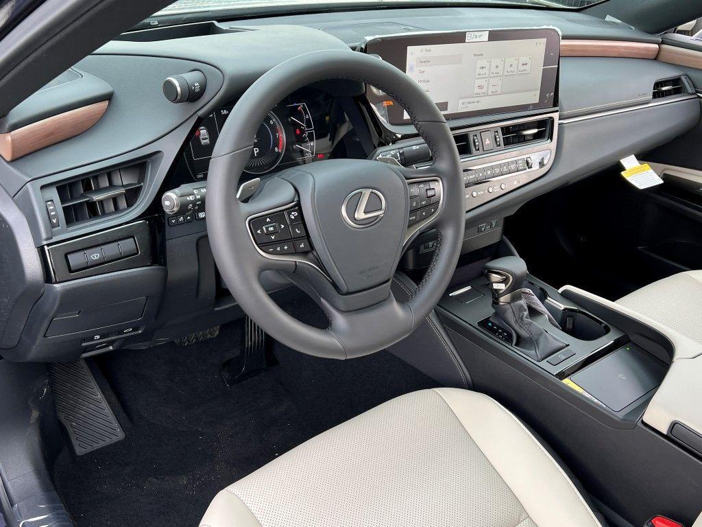 new 2025 Lexus ES 350 car, priced at $47,924