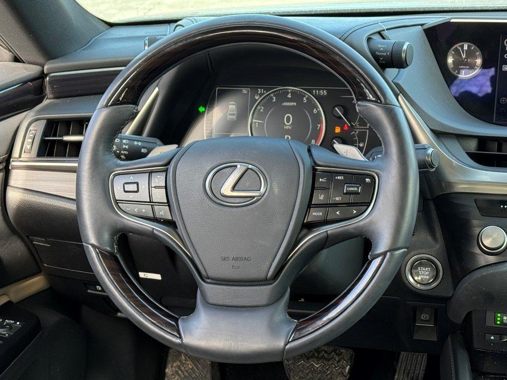 used 2021 Lexus ES 350 car, priced at $30,900