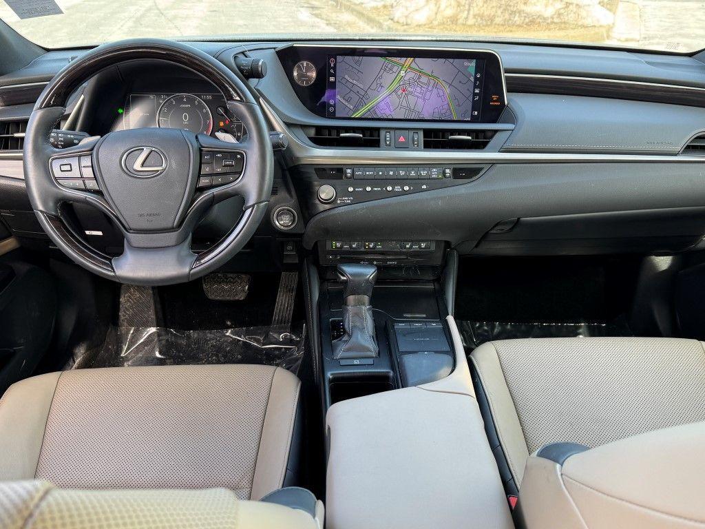 used 2021 Lexus ES 350 car, priced at $30,900