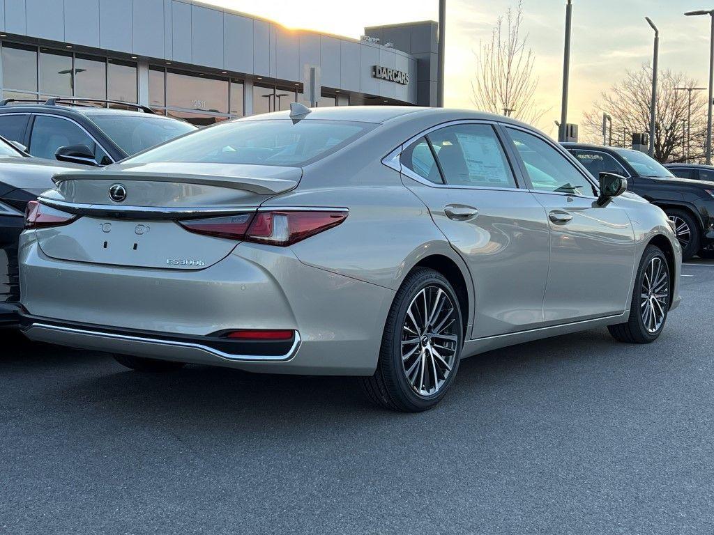 new 2025 Lexus ES 300h car, priced at $48,489