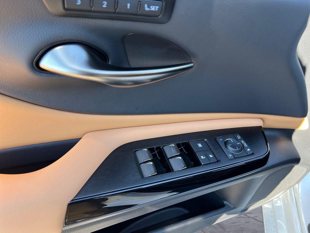 new 2025 Lexus ES 350 car, priced at $46,527
