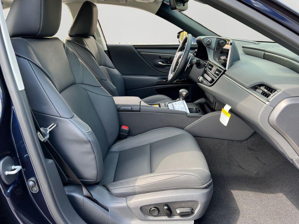 new 2025 Lexus ES 300h car, priced at $51,489