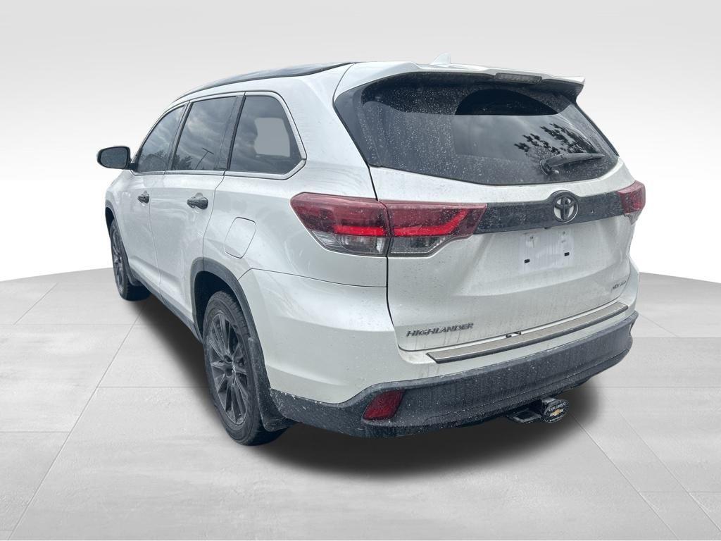 used 2019 Toyota Highlander car, priced at $28,484