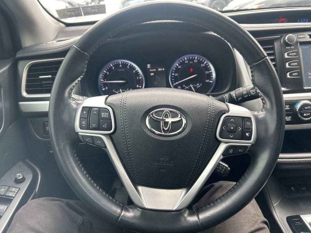 used 2019 Toyota Highlander car, priced at $28,484