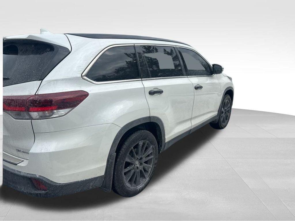 used 2019 Toyota Highlander car, priced at $28,484