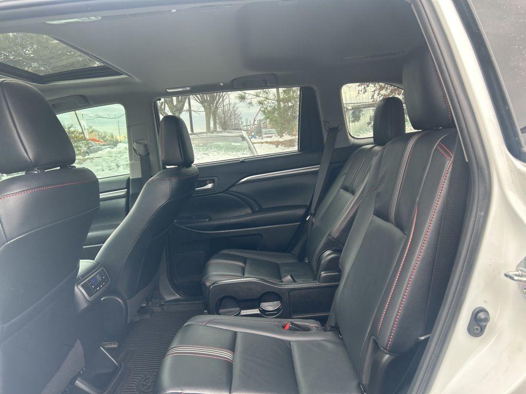 used 2019 Toyota Highlander car, priced at $28,484