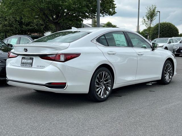 new 2025 Lexus ES 300h car, priced at $52,418