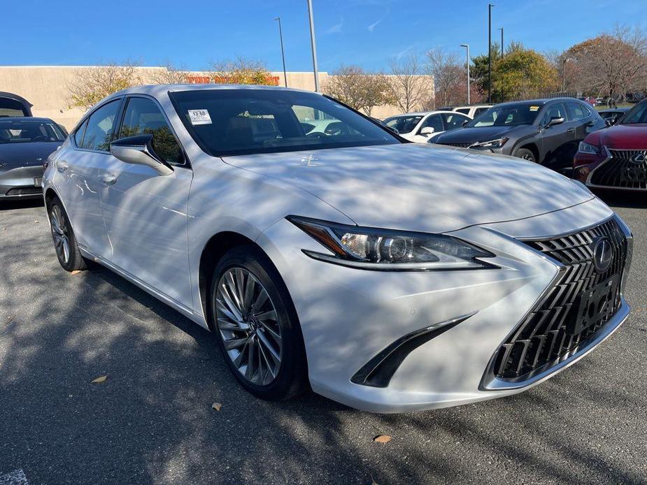 used 2022 Lexus ES 300h car, priced at $40,652