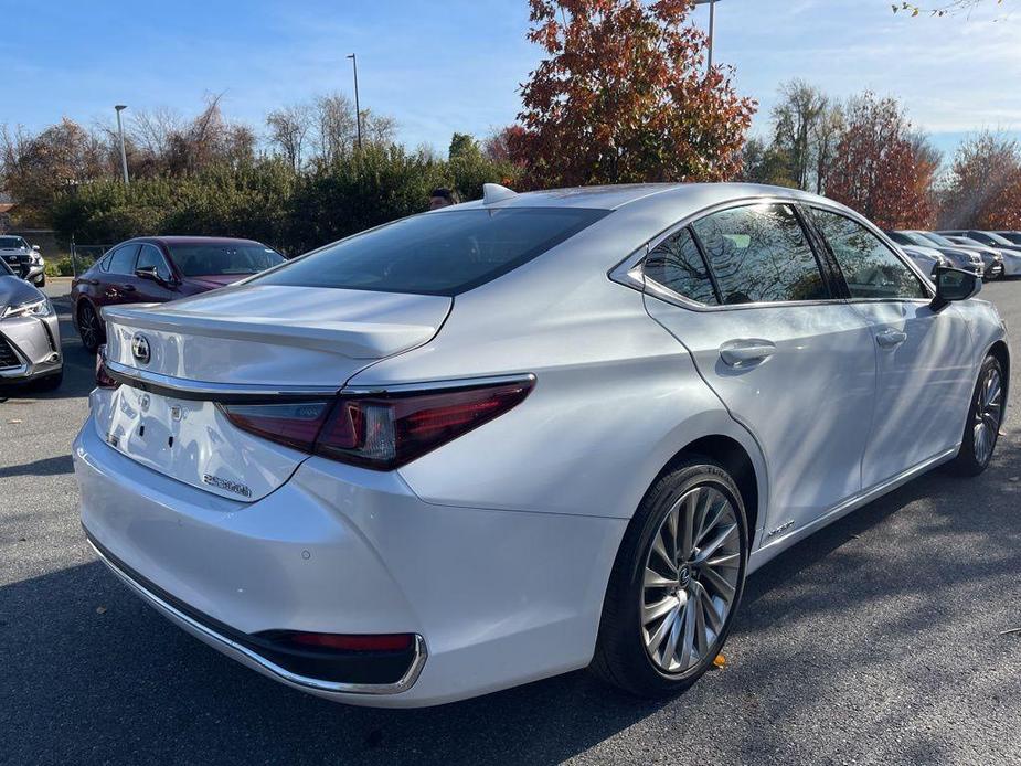 used 2022 Lexus ES 300h car, priced at $40,652