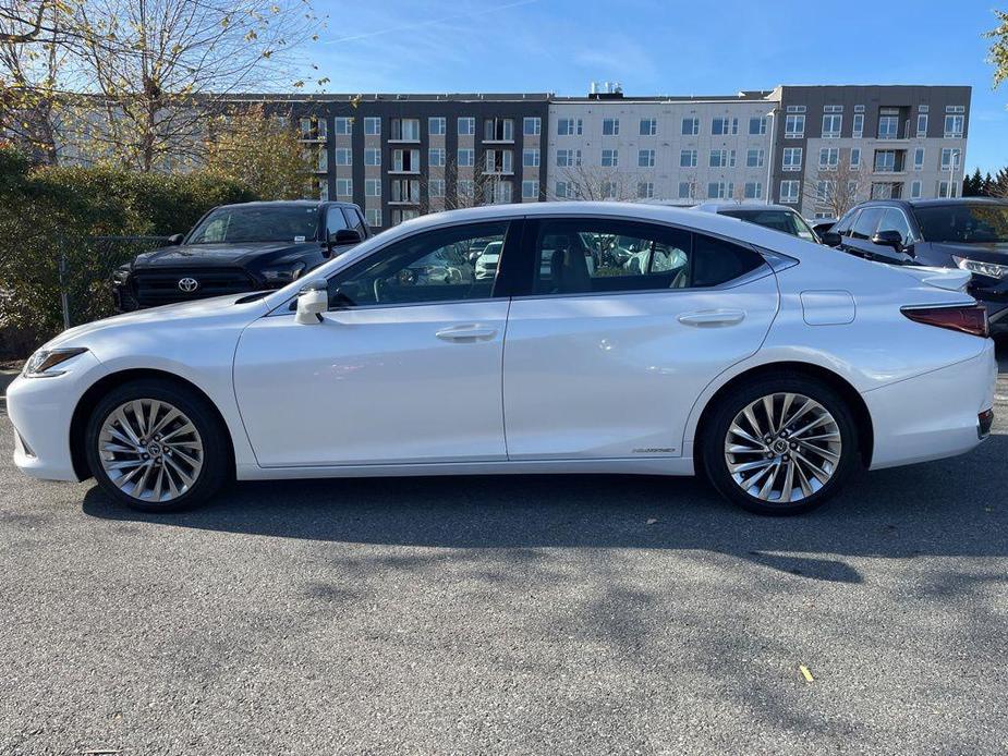 used 2022 Lexus ES 300h car, priced at $40,652