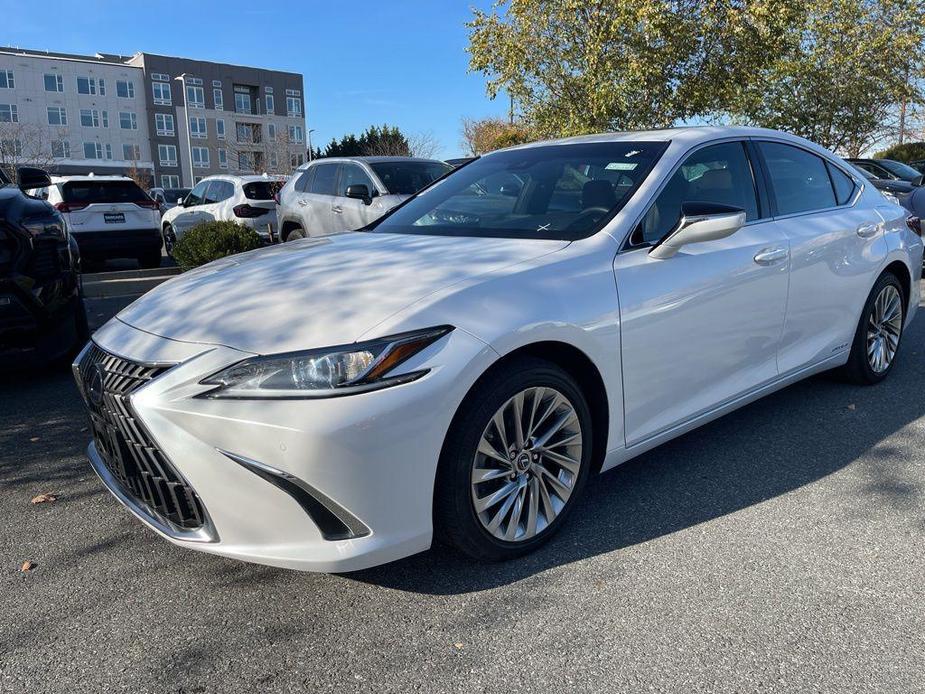 used 2022 Lexus ES 300h car, priced at $40,652