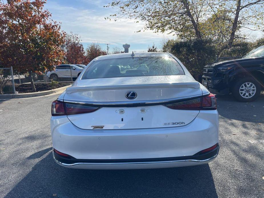 used 2022 Lexus ES 300h car, priced at $40,652