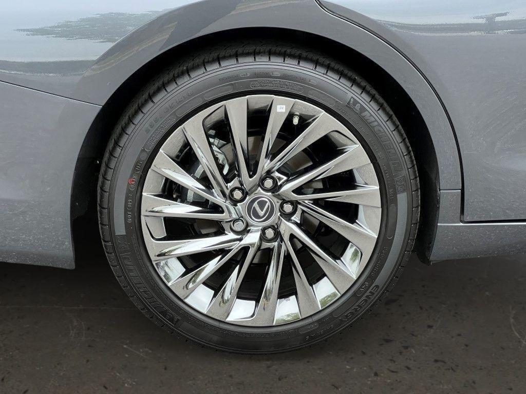 used 2025 Lexus ES 300h car, priced at $49,399