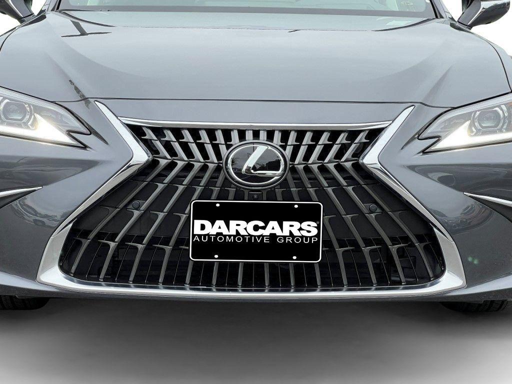 used 2025 Lexus ES 300h car, priced at $49,399