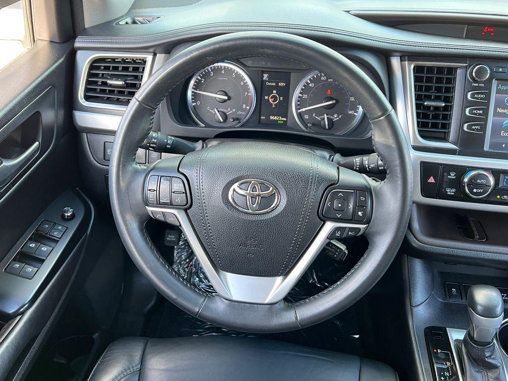used 2018 Toyota Highlander car, priced at $22,799