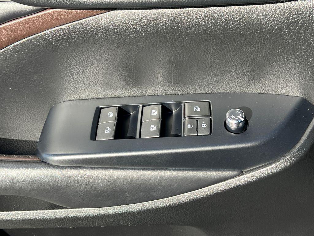 used 2018 Toyota Highlander car, priced at $22,799