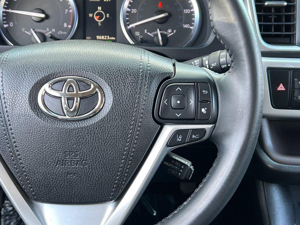 used 2018 Toyota Highlander car, priced at $22,799