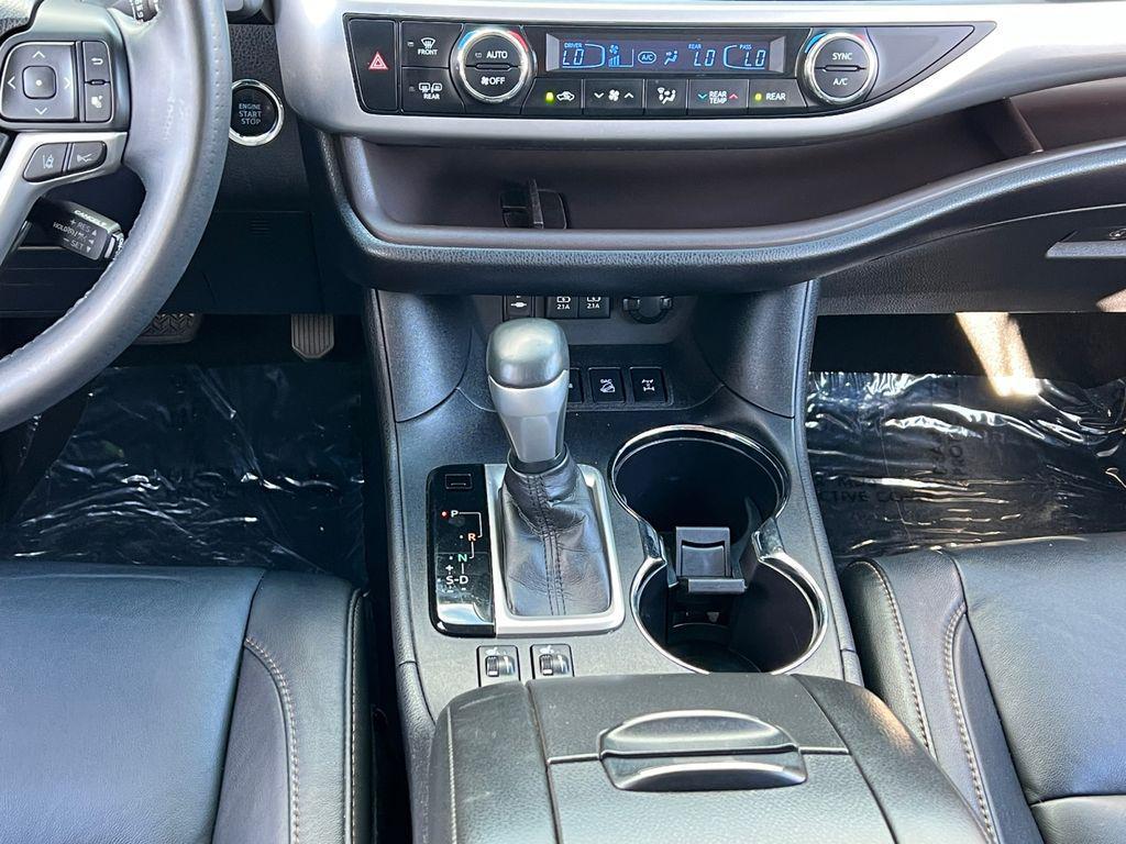 used 2018 Toyota Highlander car, priced at $22,799