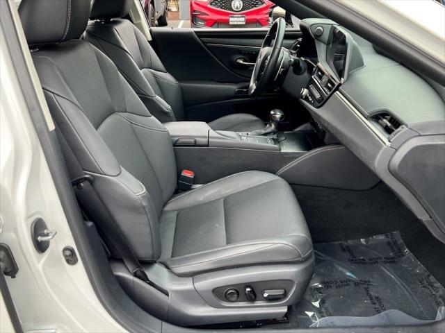 used 2022 Lexus ES 350 car, priced at $31,008