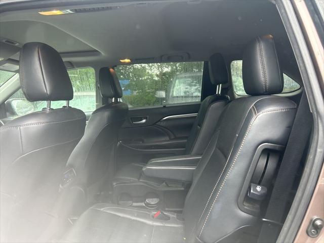used 2017 Toyota Highlander Hybrid car, priced at $23,900