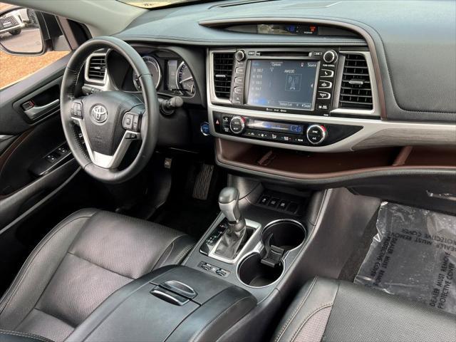 used 2017 Toyota Highlander Hybrid car, priced at $24,500