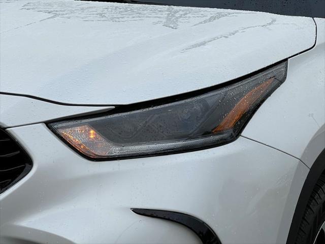 used 2021 Toyota Highlander car, priced at $36,400